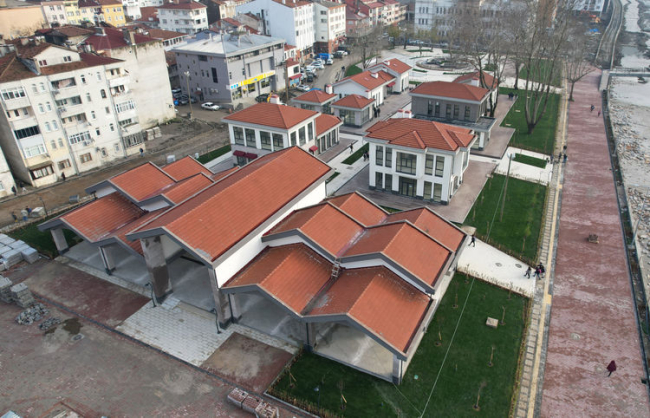 Bozkurt'ta selzede esnaflara yeni dükkanları verildi